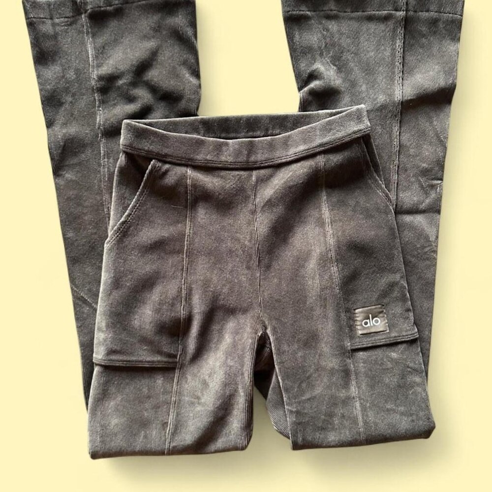 ALO YogaMicro Corduroy High-Waist Winter Break Flare Size XS - Picture 2 of 2